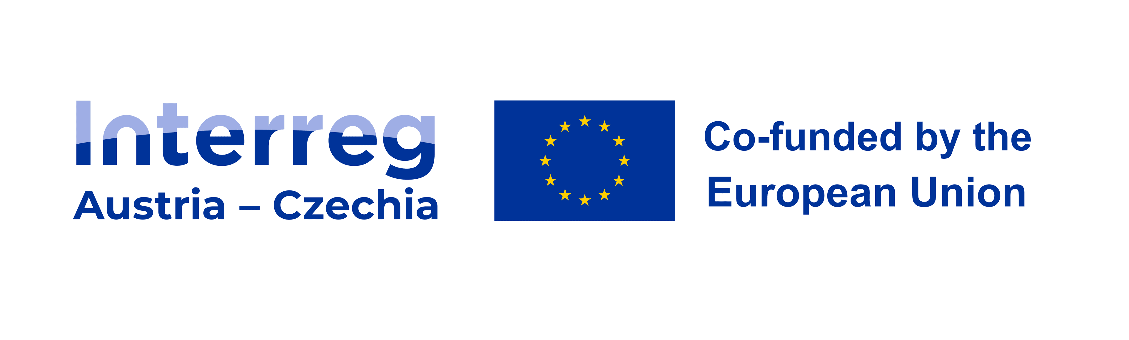 Logo mit dem Text Interreg Austria - Czechia and Co-funded by the European Union und der EU-Flagge mit gelben Sternen auf blauem Hintergrund in der Mitte.